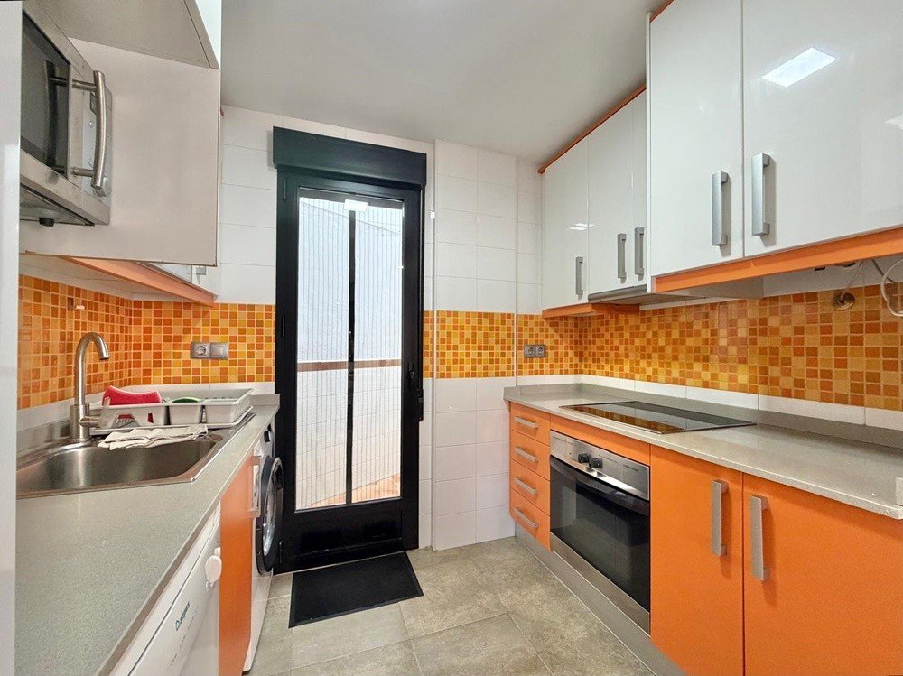 Flat in Torrevieja — image 8